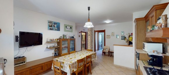 5 rooms Apartment in Chiaravalle, Italy No. 284348 4