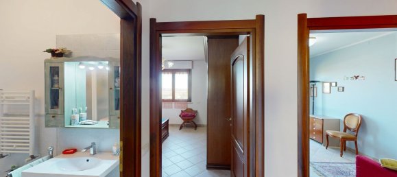 5 rooms Apartment in Chiaravalle, Italy No. 284348 10