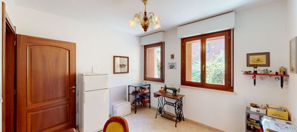 5 rooms Apartment in Chiaravalle, Italy No. 284348 9
