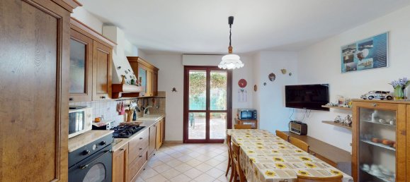 5 rooms Apartment in Chiaravalle, Italy No. 284348 3