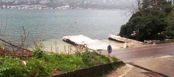 130m² House in Kotor, Montenegro No. 403 5