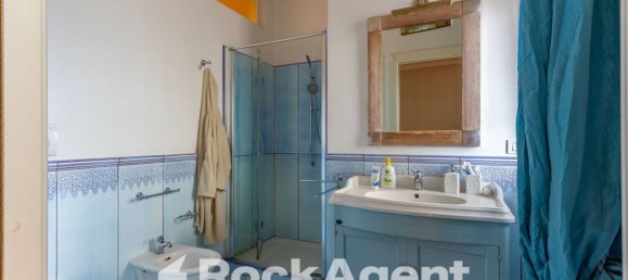Apartamento de 3 dormitorios en Bari, Italy No. 305816 5
