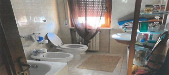 6 rooms Apartment in Penne, Italy No. 186520 14