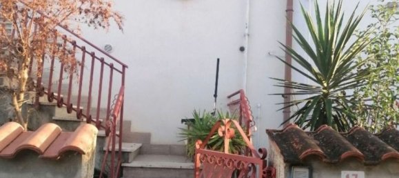 6 rooms Apartment in Penne, Italy No. 186520 10