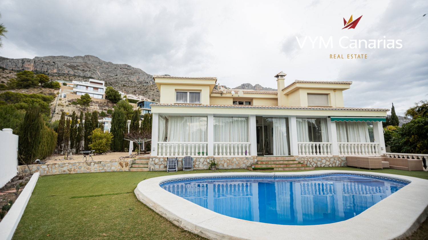 5 bedrooms Villa in Altea La Vella, Spain No. 11747