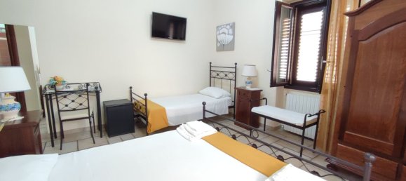 4 rooms House in Gallipoli, Italy No. 148874 20