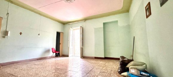 4-salle Appartement à Scordia, Italy No. 108284 4