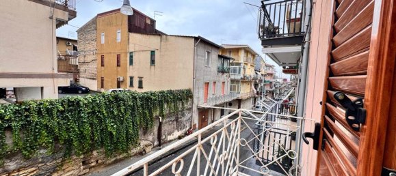 4-salle Appartement à Scordia, Italy No. 108284 9