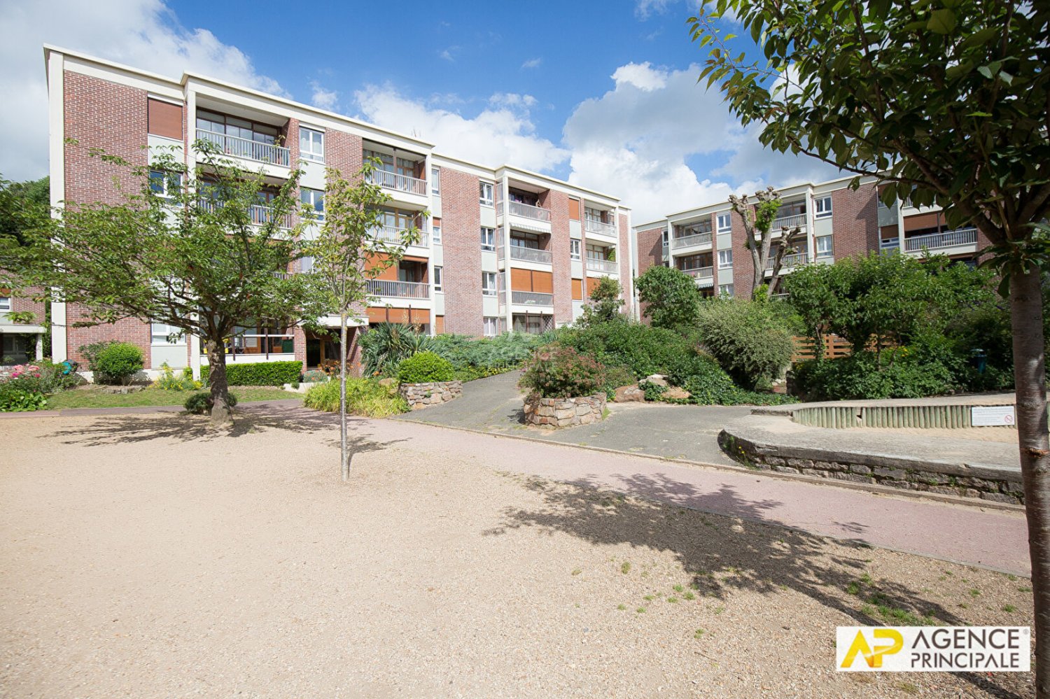 3 bedrooms Apartment in Maisons-Laffitte, France No. 145988