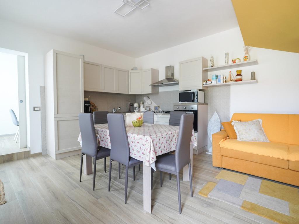 2 bedrooms House in Massa, Italy No. 393611