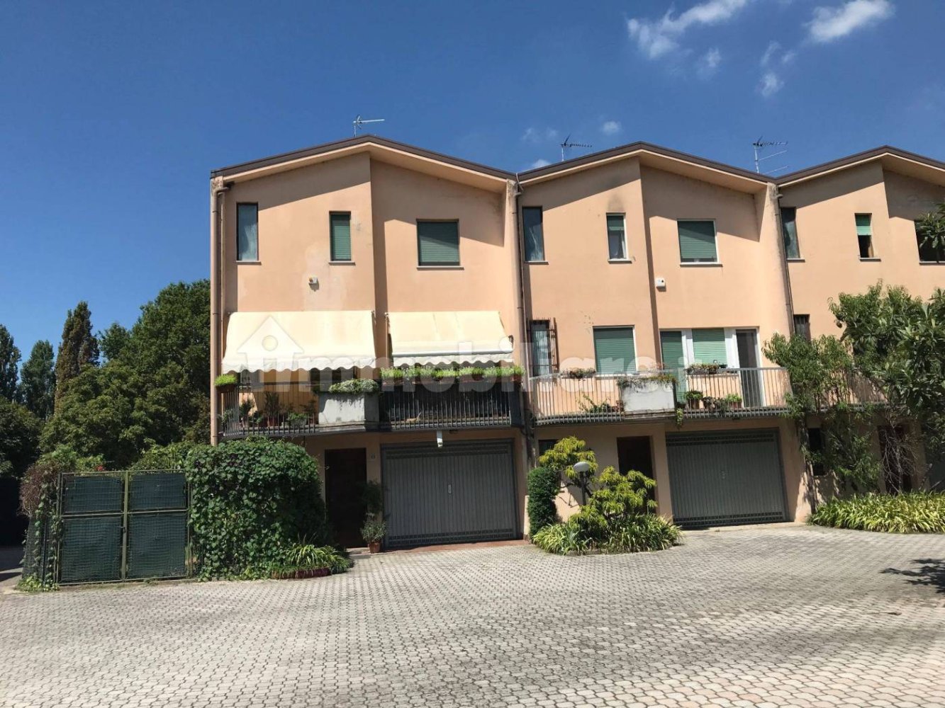 3 bedrooms House in Mantua, Italy No. 291201