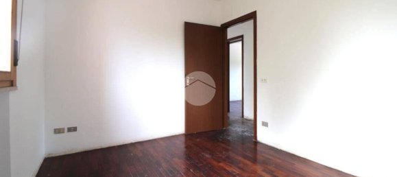 3 Schlafzimmer Haus in Mantua, Italy, Nr. 291201 20