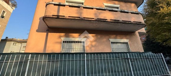 15 rooms Building in Milan, Italy No. 243312 2