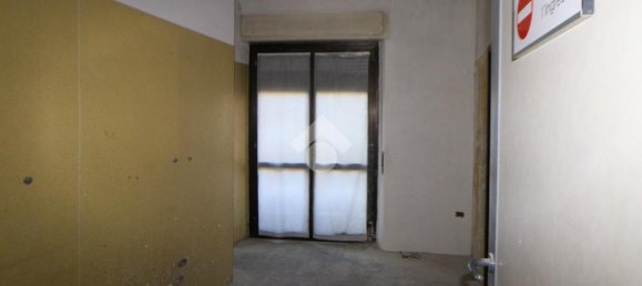 15 rooms Building in Milan, Italy No. 243312 14