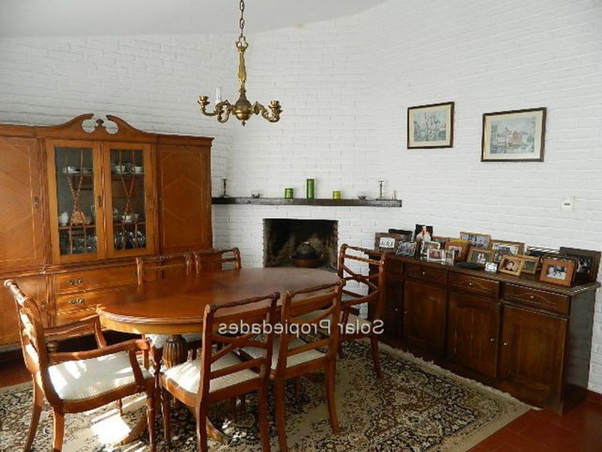 Casa de 3 dormitorios en Canelones, Uruguay No. 11023