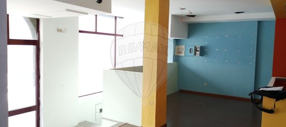 304m² Commercial property in Viseu, Portugal No. 39676 14