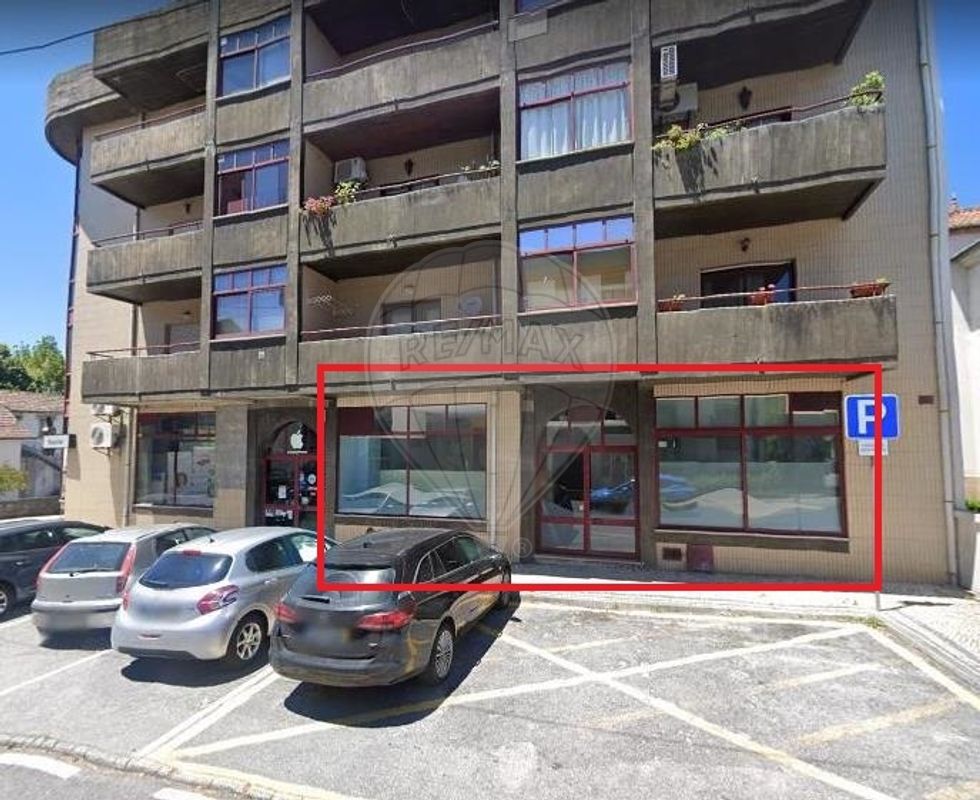 304m² Commercial property in Viseu, Portugal No. 39676
