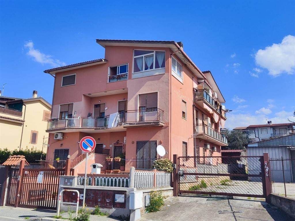 3 rooms Apartment in Rome, Italy No. 36151