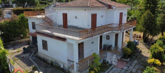 4 bedrooms Villa in Castellabate, Italy No. 170064 2