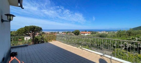 4 bedrooms Villa in Castellabate, Italy No. 170064 13