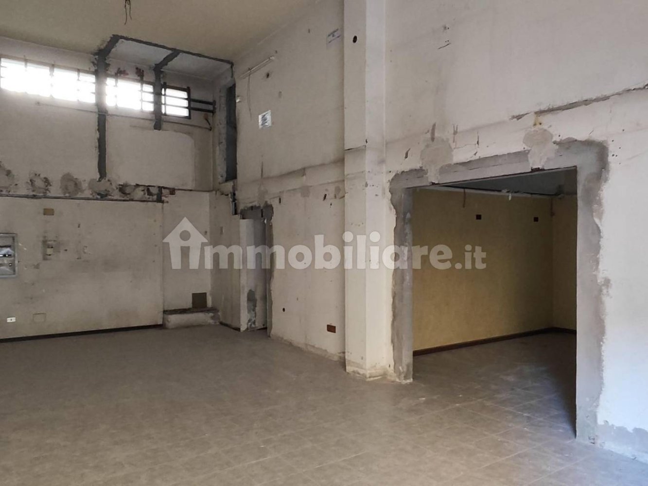  عقار تجاري في Cagliari, Italy 110متر مربع رقم 315108