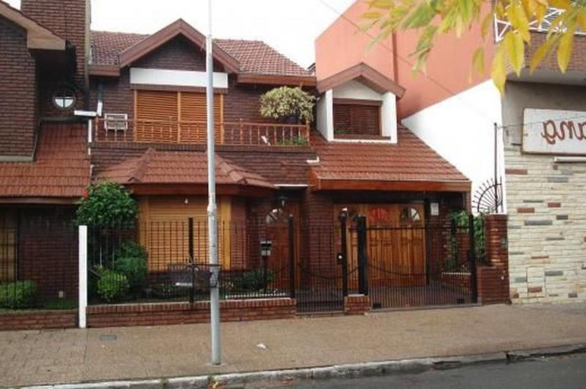 Casa de 4 dormitorios en Bermúdez, Argentina No. 59471