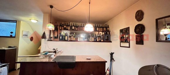 8 rooms House in Arezzo, Italy No. 37669 38