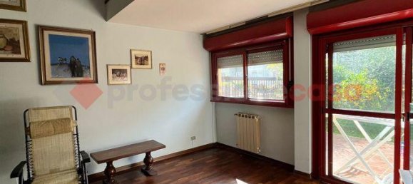 8 rooms House in Arezzo, Italy No. 37669 16