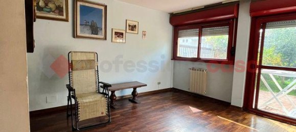 8 rooms House in Arezzo, Italy No. 37669 19
