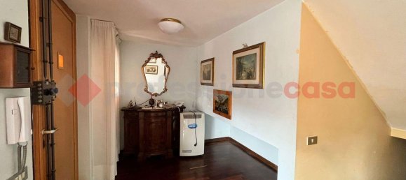8 rooms House in Arezzo, Italy No. 37669 30