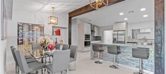 3 dormitorios villa en venta en Miami, Miami-Dade, Florida, USA № 614177 10
