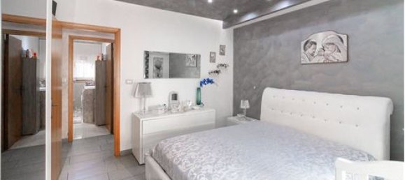 Квартира с 2 спальнями в Ачи Катена, Италия № 280121 4