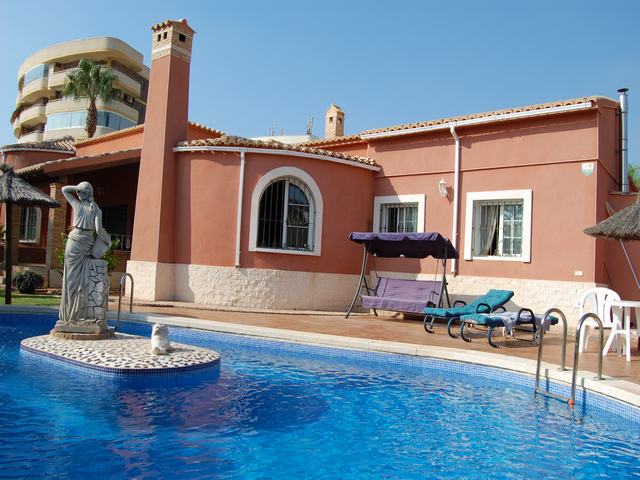 4 bedrooms Villa in La Zenia, Spain No. 435