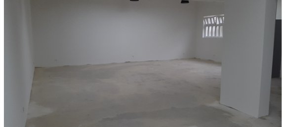 205m² Office in Villeurbanne, France No. 322089 3