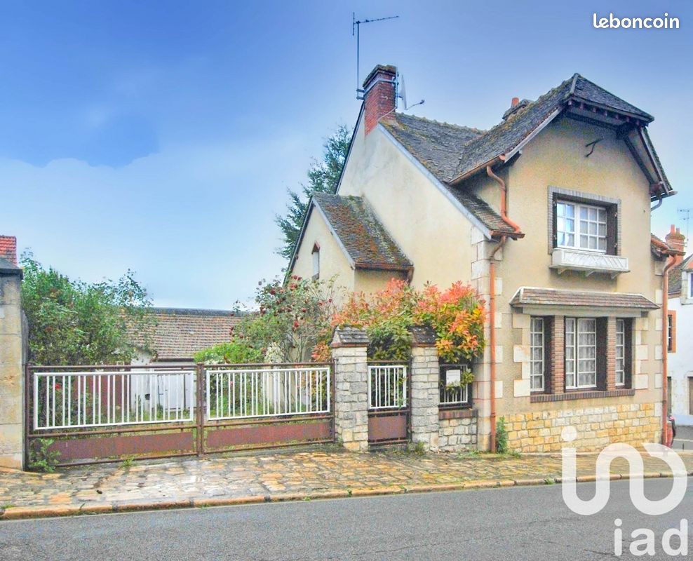 Casa T2 em Ouzouer-sur-Trezee, France N.º 65869