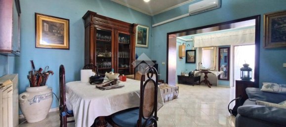 4 Schlafzimmer Wohnung in Torre del Greco, Italy, Nr. 311575 5