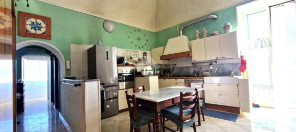 4 Schlafzimmer Wohnung in Torre del Greco, Italy, Nr. 311575 2