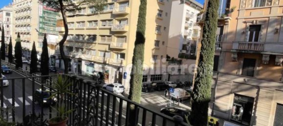 3 bedrooms Apartment in Rome, Italy No. 251543 2