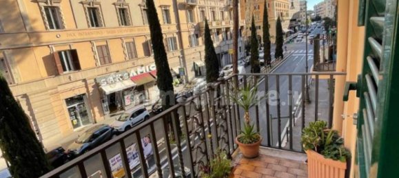 3 bedrooms Apartment in Rome, Italy No. 251543 3