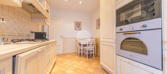 4 rooms Apartment in Rome, Italy No. 22311 6