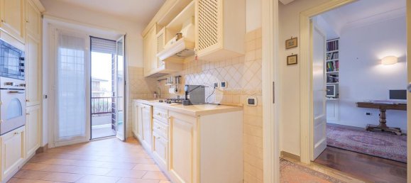 4 rooms Apartment in Rome, Italy No. 22311 4
