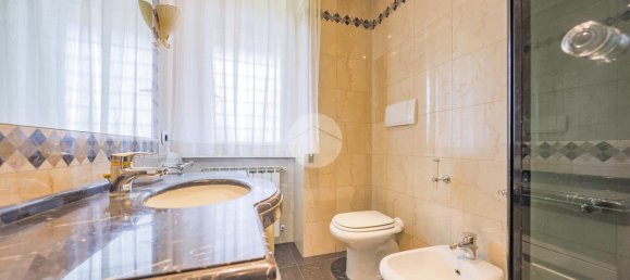 4 rooms Apartment in Rome, Italy No. 22311 14