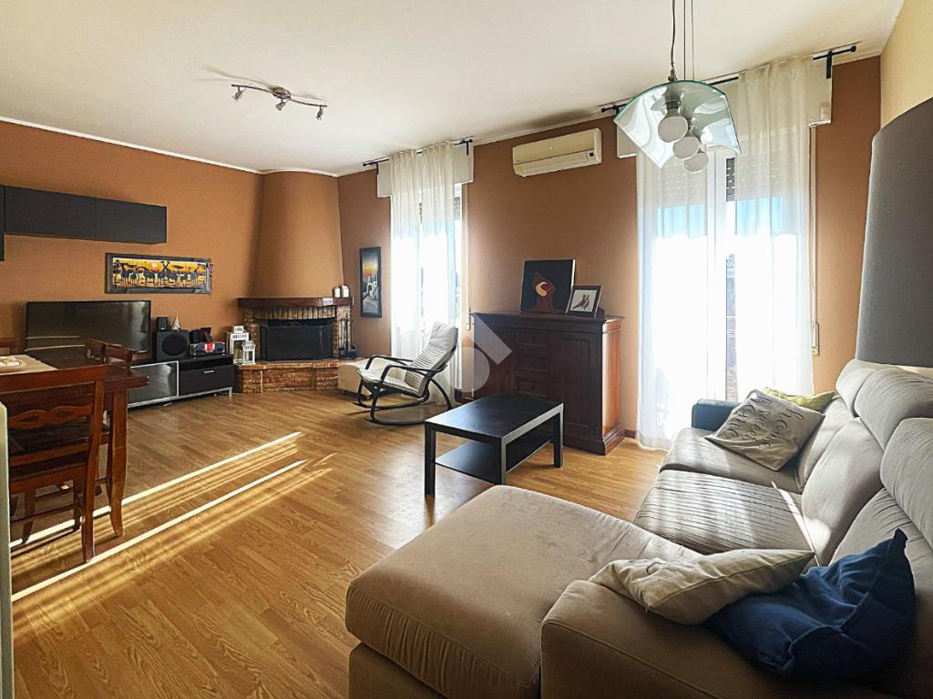 3 Schlafzimmer Wohnung in Cermenate, Italy, Nr. 378831