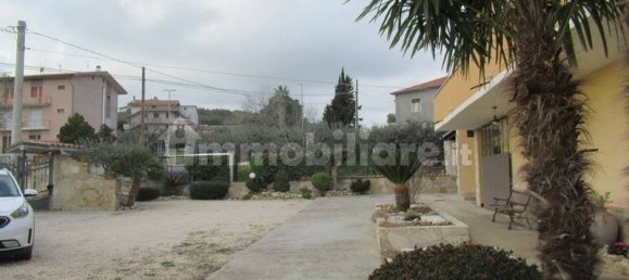 4 bedrooms Villa in Spoltore, Italy No. 89694 22