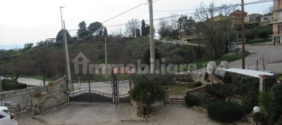 4 bedrooms Villa in Spoltore, Italy No. 89694 32