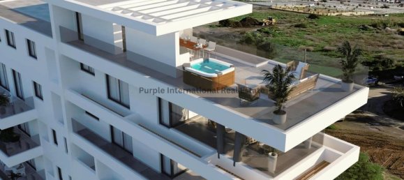 3 bedrooms Apartment in Larnaca, Cyprus No. 1271 4