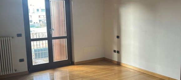 7 rooms House in Lurate Caccivio, Italy No. 14001 20