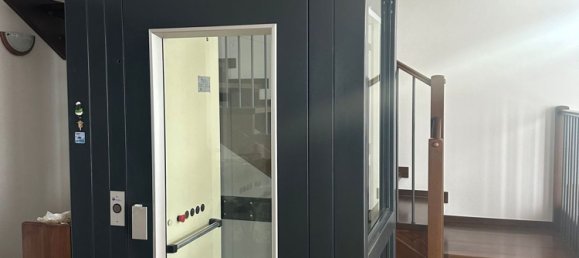 7 rooms House in Lurate Caccivio, Italy No. 14001 10