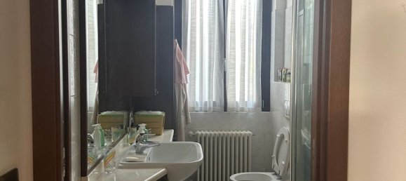 7 rooms House in Lurate Caccivio, Italy No. 14001 8
