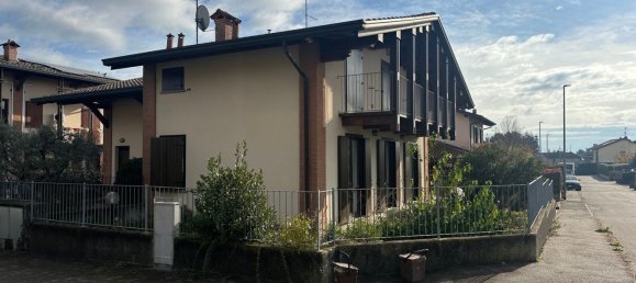 7 rooms House in Lurate Caccivio, Italy No. 14001 4